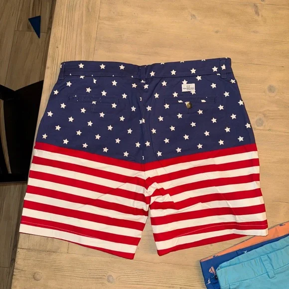 Vineyard Vines Men’s Shorts Size 34 American Flag Theme great for 4th of July! - Picture 3 of 3
